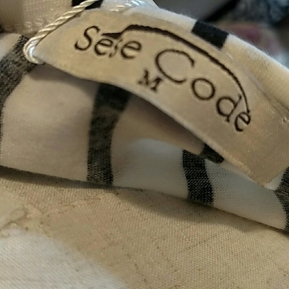 Sese Code Striped Split V Neck Tunic - Picture 4 of 4